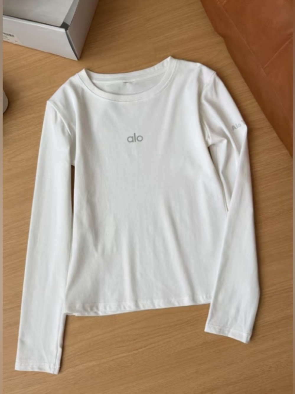 ALO Yoga White Long Sleeve Crew Neck Top